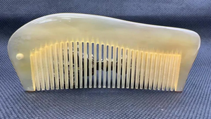 Peine para el Cabello Hecho a Mano 100% Ecológico de la Mejor Calidad, de Cuerno Negro de Búfalo, Diseño Moderno, Alisador de Cabello de Dientes Anchos, Natural - Product Image 2