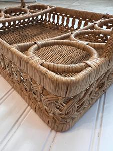 Plateau en rotin unique avec porte-verres, idéal pour servir des verres à eau, des bouteilles et des boissons lors d'événements, dans les restaurants et les cafés - Product Image 4