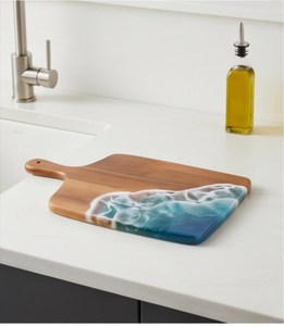 Planche à découper de qualité supérieure en bois et résine avec poignée, surface de découpe motif vague océanique - Product Image 3
