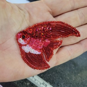 Llavero de pimiento y zanahoria con cuentas, bonito colgante para bolso con forma de comida, hecho a mano - Product Image 1