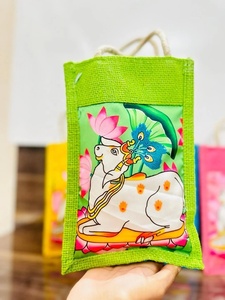 Bolsas de yute con estampado de Pichwai con estampado de contraste para regalo de devolución Thamboolam Bag boda Multicolor 10*8*3 pulgadas - Product Image 4