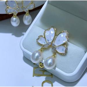 ต่างหูน้ำจืดทรงไข่มุก Xiaomi ดีไซน์เก๋ไม่ซ้ำใคร แบบห้อยระย้า สไตล์ผีเสื้อใหม่ แฟชั่นขายส่ง - Product Image 5