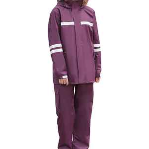 Traje Impermeable Morado para Mujer con Franjas Reflectantes, Ropa de Senderismo para Exteriores, Conjunto Casual de Chaqueta y Pantalones Impermeables - Product Image 5