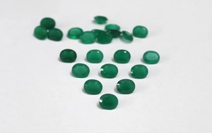 พลอยออนิกซ์สีเขียวธรรมชาติเกรด AAA ขนาด 15x15 มม. รูปทรงกลมเจียระไน สำหรับทำเครื่องประดับ ขายส่ง - Product Image 4