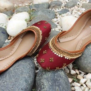 STAR IMPEX Nouveautés Chaussures plates à lacets pour femmes style Punjabi Indien/Pakistanais en cuir véritable avec perles et fleurs - Product Image 2