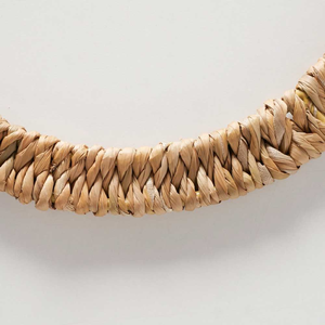 Couronne de Pâques tressée à la main en jonc de mer naturel, décoration de Pâques pour l'extérieur, pour porte d'entrée, du Vietnam - Product Image 2