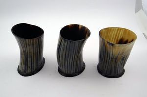 Verre en corne naturelle écologique |   Gobelet artisanal en corne de buffle pour servir des boissons |   Mobilier haut de gamme pour la maison et la restauration - Product Image 6