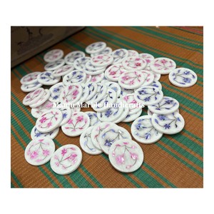 ผู้ผลิตขนาดใหญ่ของกระจกตกแต่งทำจากเปลือกหอยสีชมพูและสีฟ้าธรรมชาติ ขนาด 7 ซม. ออกแบบตามสั่ง สำหรับเป็นของขวัญงานแต่งงาน - Product Image 1