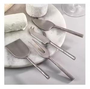 ชุดมีดชีสโลหะทันสมัย เครื่องมือหั่นชีสสวยงามสำหรับใช้ในครัว - Product Image 1