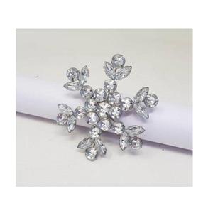 Porte-serviettes de mariage moderne en forme de flocon de neige en strass, écologique, en métal et cristal, décoration de table. - Product Image 2