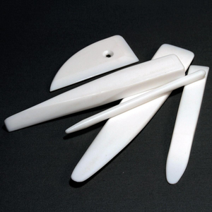 Plioir en os naturel de 4 pouces en matériau organique pour reliure de livres, style art populaire animal poli - Product Image 6