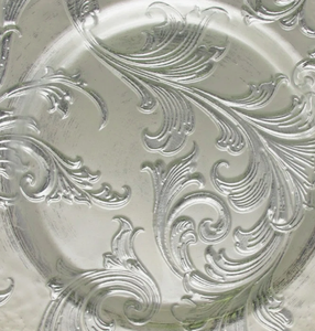 Nuevo Plato Decorativo de Alta Calidad con Acabado Plateado Espejo, Diseño Clásico, Ideal para Regalos, Exportaciones y Bodas - Product Image 2