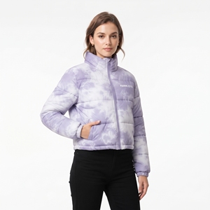 Blouson court matelassé tendance couleur lavande tie-dye avec fermeture éclair intégrale pour femmes, logo imprimé personnalisable, fabricant en gros - Product Image 6