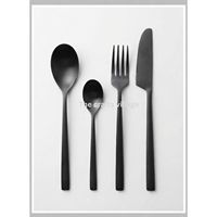 Ensemble de couverts en métal noir mat, design minimaliste, couverts en acier inoxydable pour la restauration