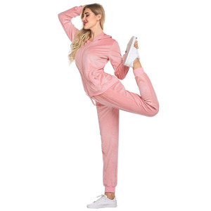 Ensemble de survêtement pour femme avec manteau à capuche zippé à manches longues et pantalon de survêtement, en tissu velours - Product Image 4