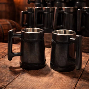Mug à bière en bois foncé, étanche, fait main, en bois naturel, présentant un artisanat ethnique, construction robuste - Product Image 1