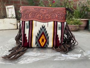 Sac à main bandoulière et épaule pour femme en cuir véritable et laine aztèque fait main avec franges 2026 - Product Image 1