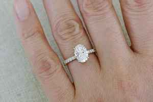 Bague en or jaune 9K certifiée IGI avec diamant ovale CVD de 4 carats, couleur F, pureté VS1, bijoux fins pour femmes, design de luxe, mariage, OEM - Product Image 6