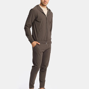 Ensemble de veste coupe-vent pour homme, léger et respirant, conçu pour les activités quotidiennes et les séances de fitness en plein air. - Product Image 2