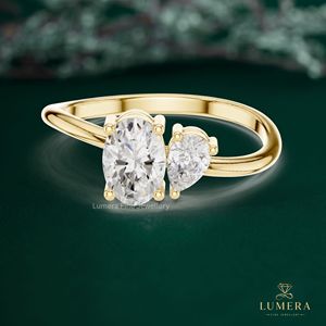 Anillo de Dos Piedras Estilo Toi Et Moi, con Diamantes Cultivados en Laboratorio, en Oro Amarillo, Forma de Pera y Óvalo, para Mujer - Product Image 2