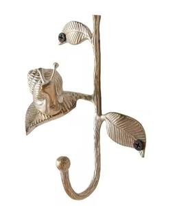 Ganchos de pared metálicos de diseño, organizador de pared para abrigos, sombreros y bolsos, para la entrada. - Product Image 1