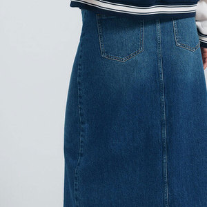 Jupes midi en jean pour femmes de qualité supérieure, fabriquées par OEM, vente directe d'usine, poches personnalisées, finition délavée, détail taille, coupe trapèze - Product Image 3