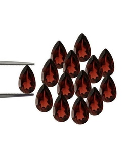 Granat rouge naturel du Mozambique, taille poire 7x10mm, pierre précieuse en vrac, pierres rouges profondes facettées pour la fabrication de bijoux fins et les créations sur mesure - Product Image 2