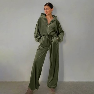 Colección de San Valentín, Conjunto Deportivo de Terciopelo para Mujer, Chaqueta de Terciopelo Bordada y Pantalones Largos, Traje de Dos Piezas - Product Image 3