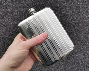 ขวดวิสกี้โลหะสำหรับผู้ชายขวดวิสกี้ทำจากโลหะสลักลาย - Product Image 3