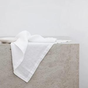 Serbet Persegi Putih Cetak Tangan 100% Katun Berkualitas Tinggi, Dapat Digunakan Kembali, Ramah Lingkungan, Ukuran 16x16 Inci, Untuk Pesta Pernikahan & Makan Malam - Product Image 4