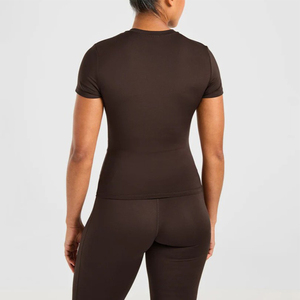 Camiseta Deportiva de Manga Corta para Mujer, Personalizada con Logotipo Frontal, Color Sólido, Tejido de Punto, Ajuste Delgado, Transpirable y que Absorbe la Humedad, Venta al Por Mayor - Product Image 2
