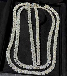 Chaîne Hip Hop Cuban Link en Argent Sterling Plaqué Or Unisexe avec Pendentif Jésus Sertie de Moissanite Clarté VVS Certifiée IGI - Product Image 5