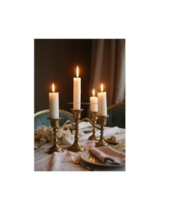 Elegante candelabro de metal con acabado antiguo, pieza central perfecta para decoración real o diseño de arreglo de velas Vintage para el hogar - Product Image 3