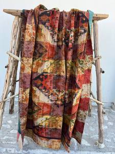Colcha Kantha Hecha a Mano con Estampado Digital de Inspiración Persa en Algodón, con Costuras Tradicionales a Mano, para Decoración de Dormitorio Estilo Boho - Product Image 5