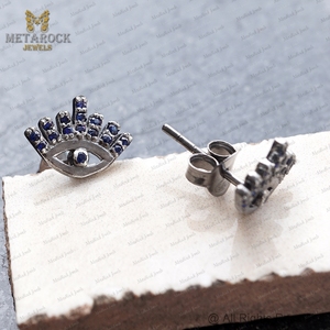 Boucles d'oreilles minimalistes unisexes en argent 925 oxydé avec saphir bleu véritable, fermoir à pression, bijoux en gros - Product Image 5