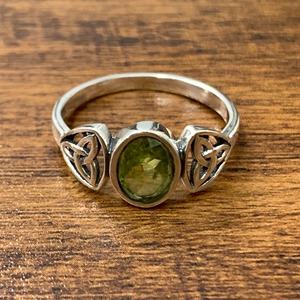 2.7 Grams Fine <b>Peridot</b> <b>Ring</b> - Product Image 1