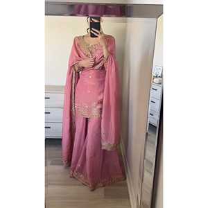 Mono de Fiesta con Bordado Pesado de Diseñador, Top-Plazzo y Dupatta para Ocasiones Elegantes - Product Image 4