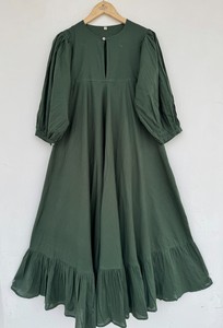 Robe longue décontractée pour femme en coton vert uni, coupe ample, manches 3/4 bouffantes, ourlet à volants, style bohème léger, coupe trapèze, idéale pour l'été - Vente en gros - Product Image 1