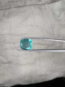 Émeraude verte zambienne antique de 4,80 carats, taille coussin, pour bagues, finement polie et lumineuse - Product Image 3