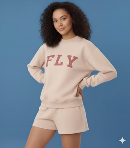 Conjunto de Dos Piezas para Mujer, Estilo Moderno, Cuello Alto Simulado, Top con Hombros Caídos y Pantalones Cortos Ajustados por Encima de la Rodilla - Product Image 1