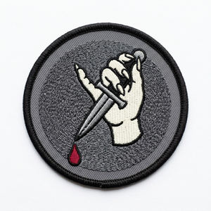 Patch thermocollant personnalisé en silhouette de chauve-souris noire, badge brodé rond, applique gothique vampire pour chapeaux et vestes, vente en gros usine - Product Image 2