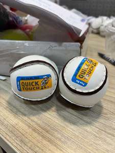 Balón de Hurling Cosido a Mano Janoon Sports, Balón Sliotar Premium Modelo JHB-1245, Duradero para Partidos y Prácticas, Logotipo Personalizado - Product Image 3