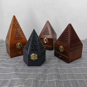 Quemador de incienso de madera Bakhoor con forma de torre hueca - Quemador de incienso árabe de madera - Product Image 4