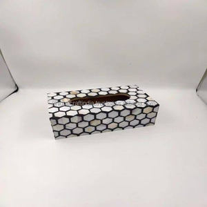 Caja de Regalo de Lujo Hecha a Mano en India con Diseño Único, Caja de Chocolate de Resina con Madreperla, para Ramadán, Eid, Fiestas, con Papel de Seda - Product Image 5