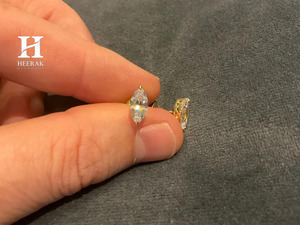 Boucles d'oreilles clous en diamant de laboratoire certifié IGI, taille marquise, en or jaune massif 14K 18K, solitaires en diamant taille marquise - Product Image 4