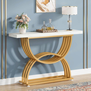 Table console de luxe en métal doré, plateau en marbre blanc moderne, table d'entrée au design artistique en arc, table d'appoint pour couloir, meuble. - Product Image 1