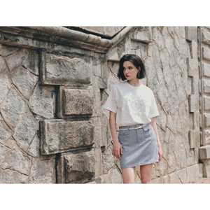 Super septiembre camiseta blanca algodón 270gsm Rhinestone Tee por marca local vietnamita ENZO & LEO - Product Image 3