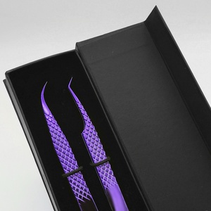 Pince à cils professionnelle en fibre de plasma violette avec logo personnalisé, en acier inoxydable durable, pour extensions de cils, avec grip diamanté - Product Image 4