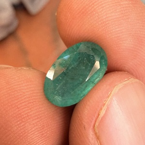 Piedra Preciosa de Esmeralda Zambiana Natural de 4.35 Quilates, Corte Ovalado Verde Intenso, Facetada, Suelta, para Joyería - Product Image 2