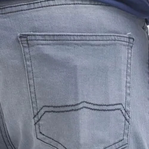 Jean en denim taille haute style jogger déchiré avec revers élastiques, confortable pour la maison et l'extérieur, pour hommes et garçons - Product Image 5